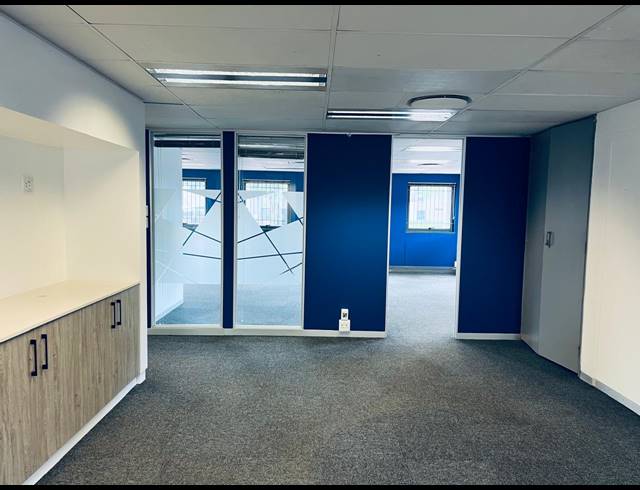 385M² OFFICE TO LET IN RANDJESPARK